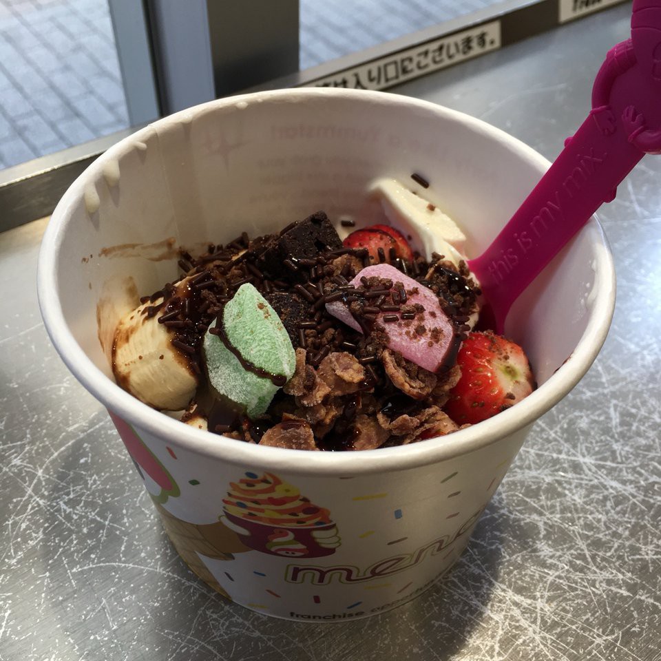 Menchie S メンチーズ