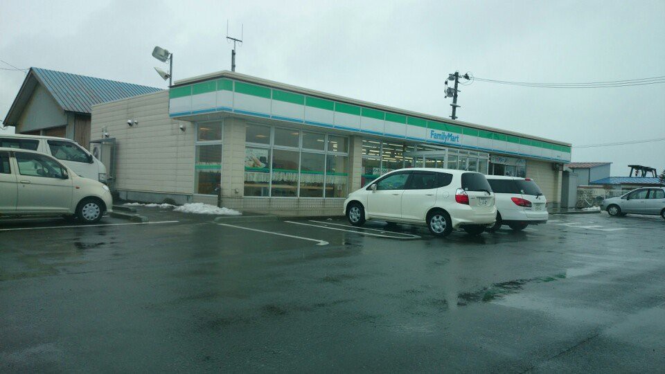 FamilyMart (ファミリーマート 秋田横山店) - メイン写真: