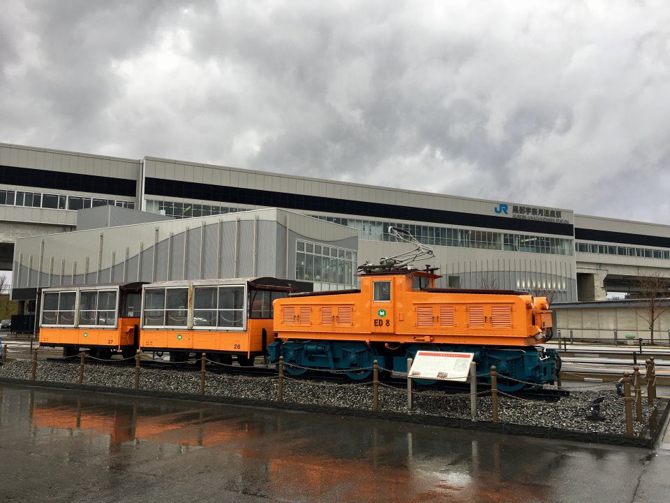 新黒部駅 駅前広場 - メイン写真: