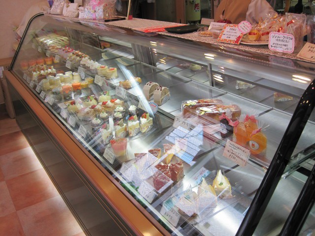 モンペリエ洋菓子店 - メイン写真: