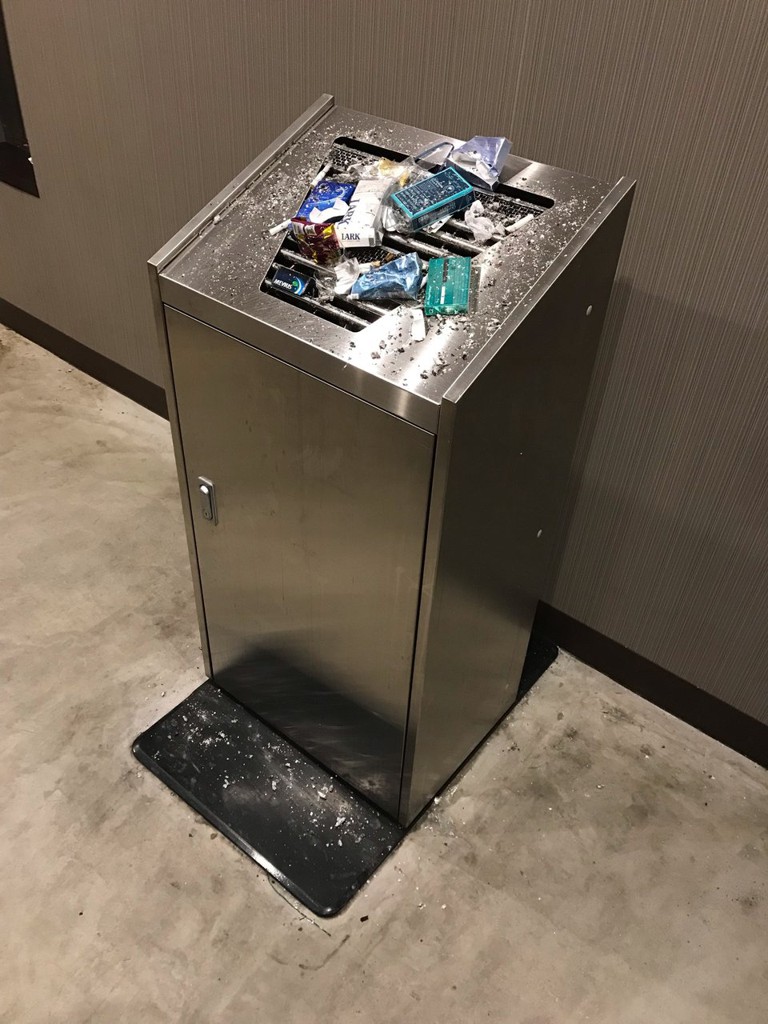 茅ヶ崎駅 南口喫煙所