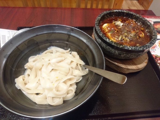 無敵 刀削麺酒家 八重洲店 - メイン写真: