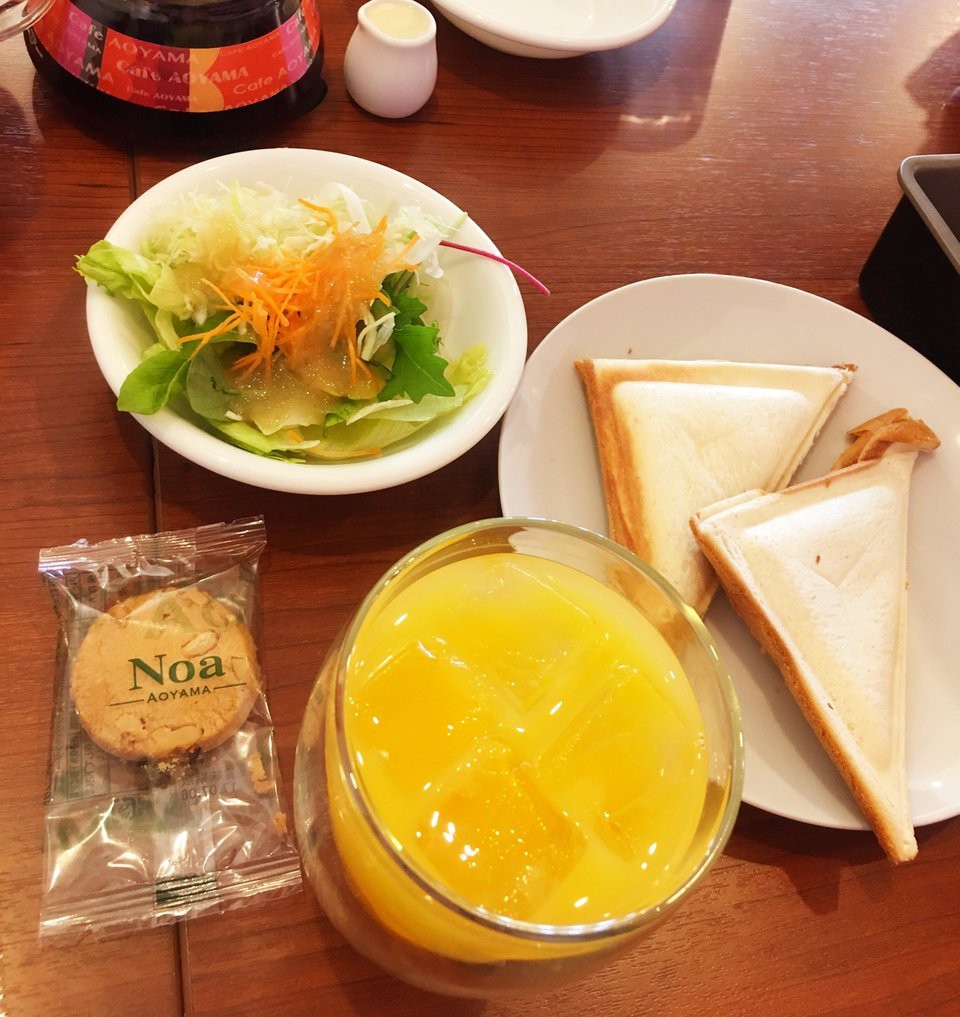 カフェ青山 高屋店