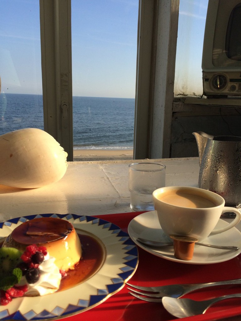 Beach side cafe Chantilly - メイン写真: