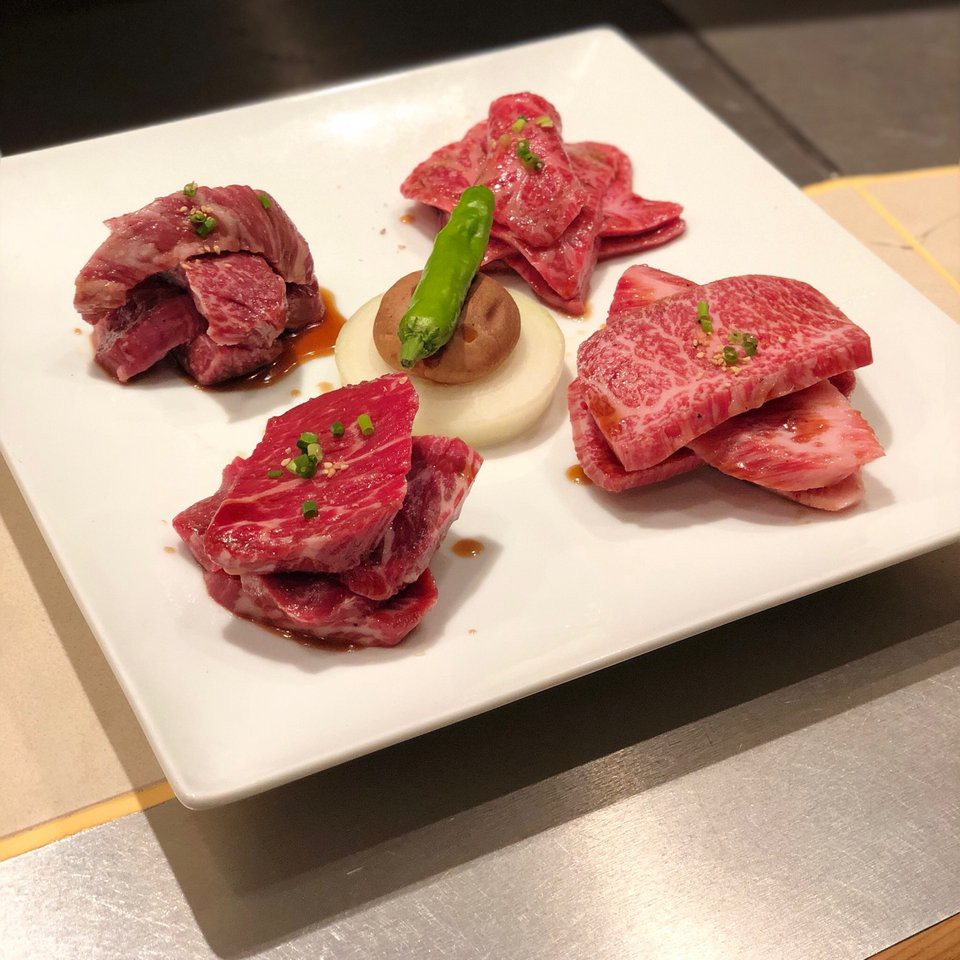 炭火焼肉 山星 西巣鴨店 - メイン写真: