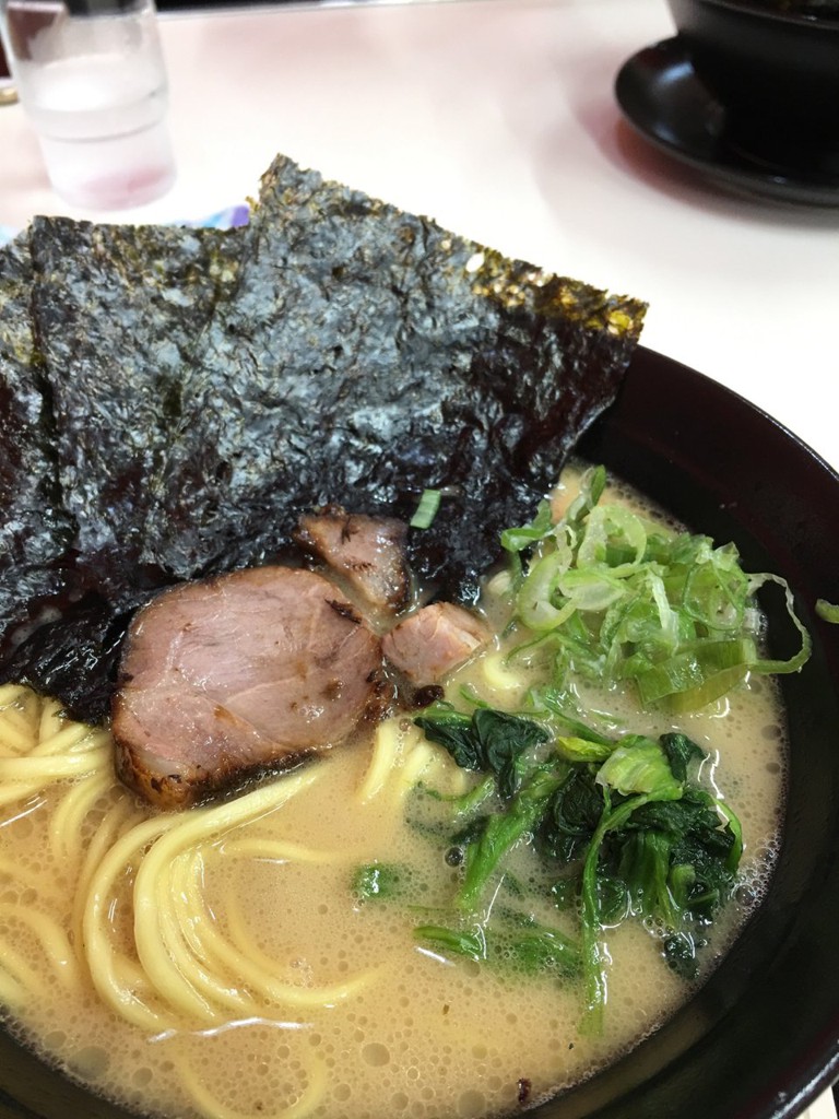 飯山家系濃厚豚骨ラーメン がぁたく - メイン写真: