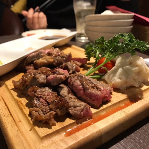 自家製ローストビーフ＆生ハム食べ放題肉バル ペロリ 名駅店 - メイン写真: