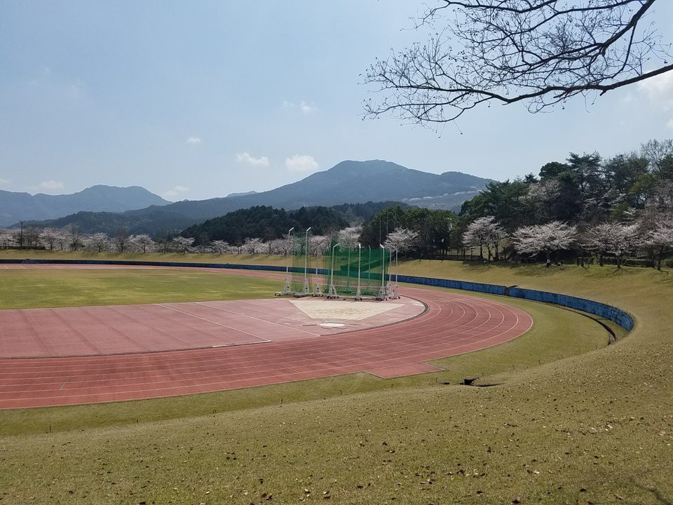 国見台陸上競技場 - メイン写真: