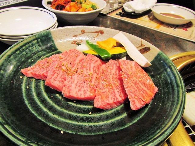 炭火焼肉 米沢亭 魚津店 - メイン写真: