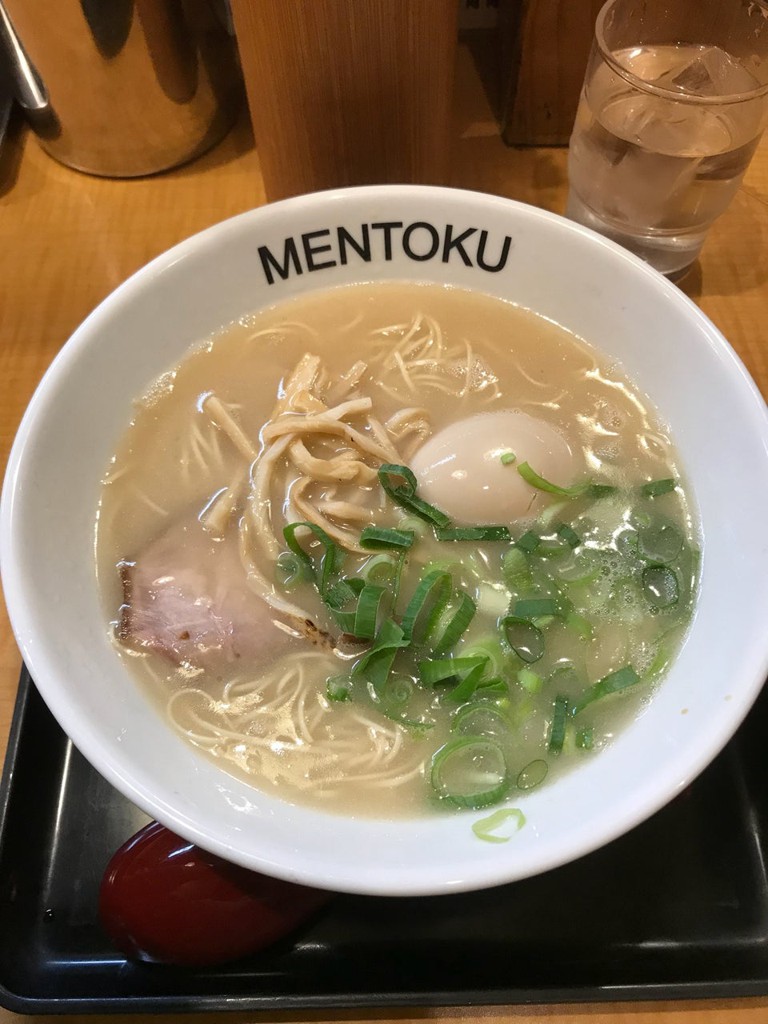 博多らーめん 赤のれん麺徳 - メイン写真: