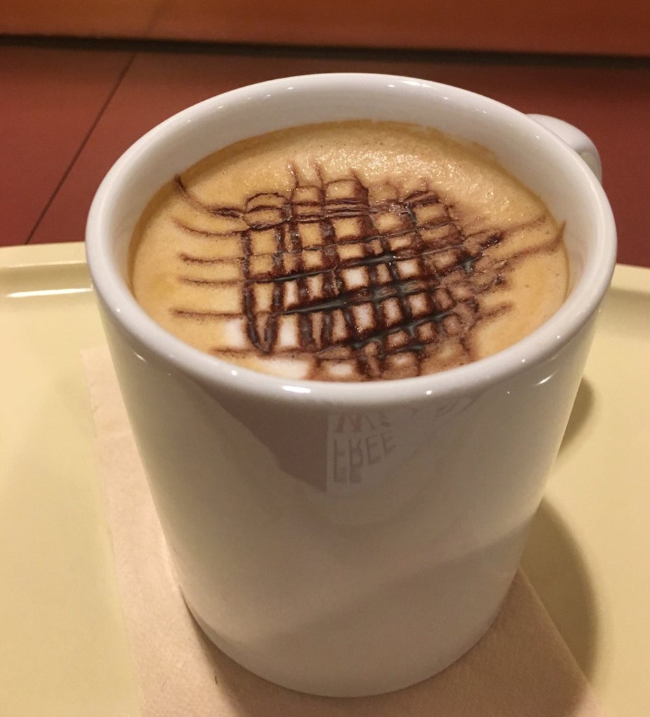 Caffe Veloce (カフェ・ベローチェ 関内みなと大通店) - メイン写真: