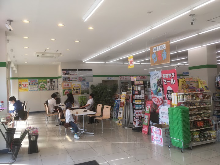 FamilyMart (ファミリーマート 八木山香澄町店) - メイン写真: