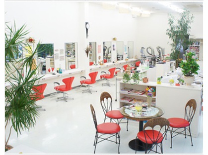 The 3 Best Beauty Salon in Chikumashi