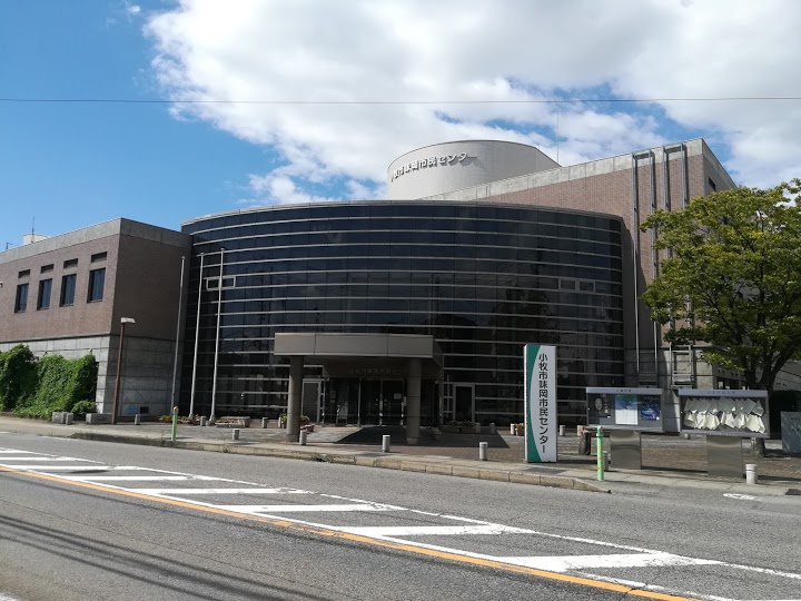 味岡市民センター駐車場