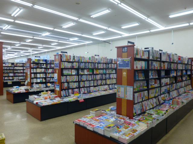 文教堂書店 函館昭和店 - メイン写真: