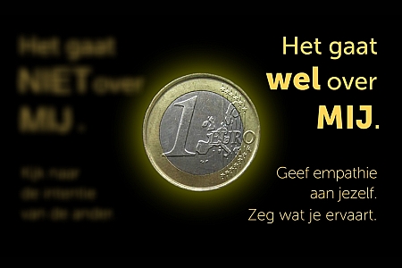 Als kritiek jou kwetst, ga dan op zoek naar welke gevoelige plek in jou geraakt werd. Vraag je af wat dit over jezelf vertelt. Geef jezelf empathie en vertel de ander wat je voelt, zonder verwijten.