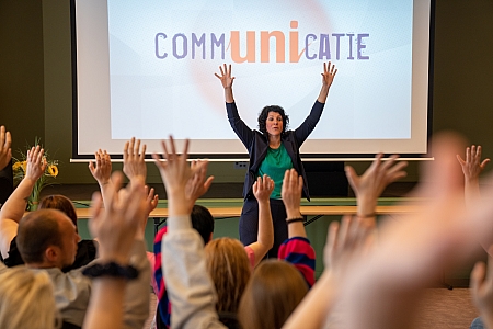 Iedereen heeft een unieke commUNIcatiestijl gebaseerd op volgende criteria: introvert of extravert, rationeel of emotioneel ofwel taakgericht of mensgericht.