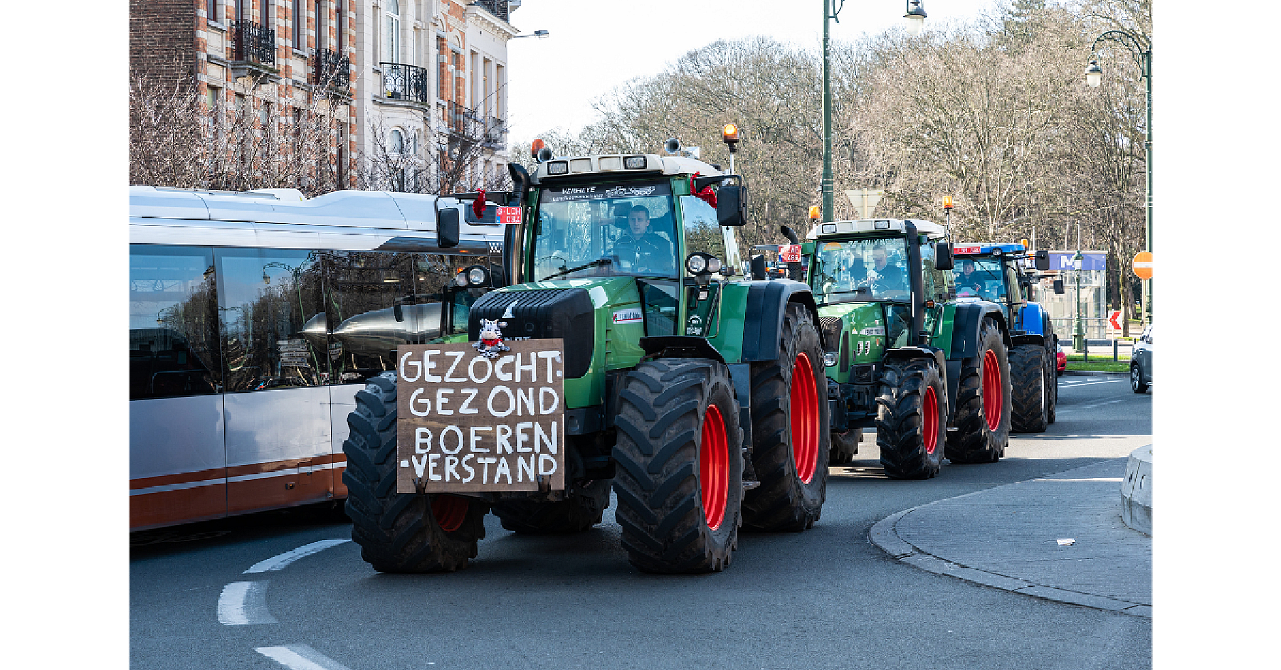 Boze boeren bezetten kruispunten en wegen