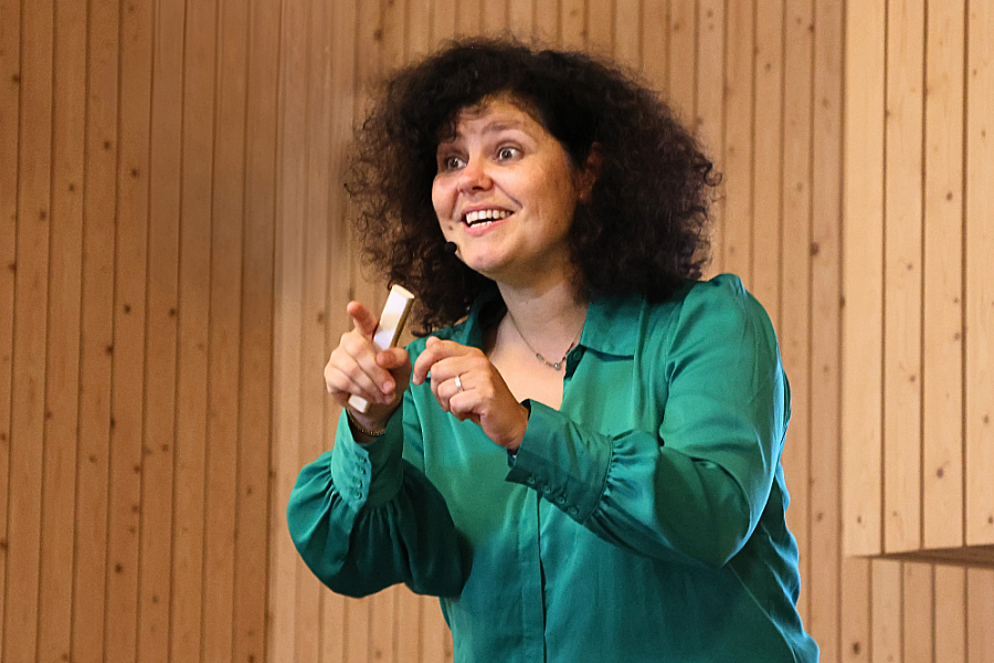 In onze inspiratiesessie geven we inzichten om beter met klanten en klachten om te gaan. Geef de klant de aandacht waar hij naar snakt. Geef empathie en zoek een oplossing voor zijn probleem. Zet de klant centraal.