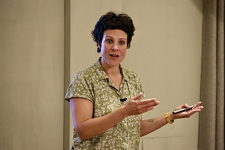 Marianne met open handen 2024