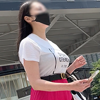 【ダイヤモンドクラス】ぱない！セレブ奥様が巨乳を上下左右にぶるんぶるん回す！