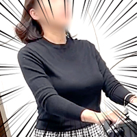 【プレミアムクラス】母乳がふるふると揺れる！着衣母乳ママに一目惚れ！