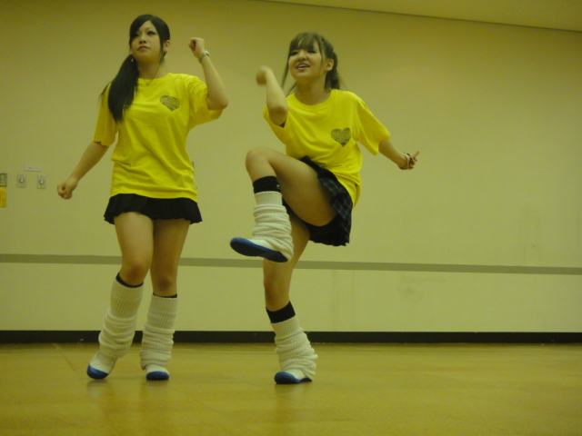 【動画】制服ちらダンス gallery photo 1