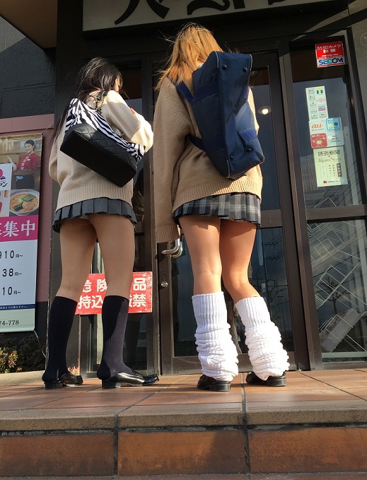 【ミニスカ通学路】制服パンチラ