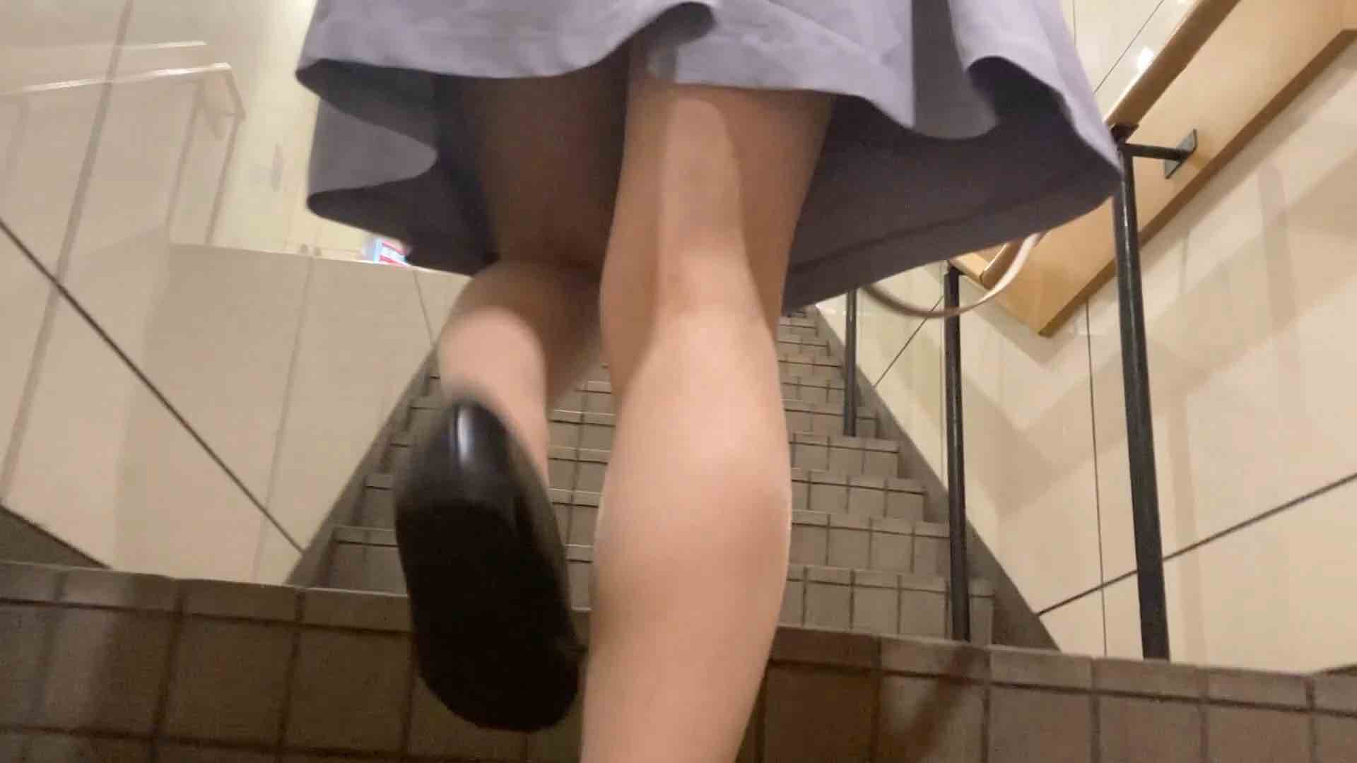 【パンチラ】【盗撮】先生のパンツが見れたら私は、、。