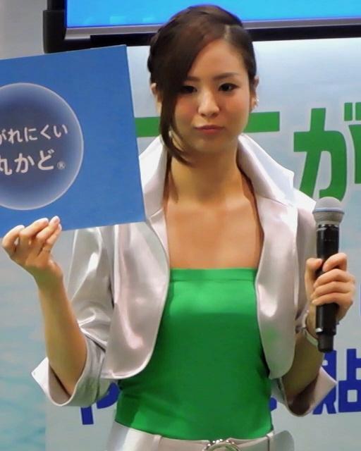 胸の膨らみにショートパンツのコンパニオン2015ストアショー【動画】イベント編 906