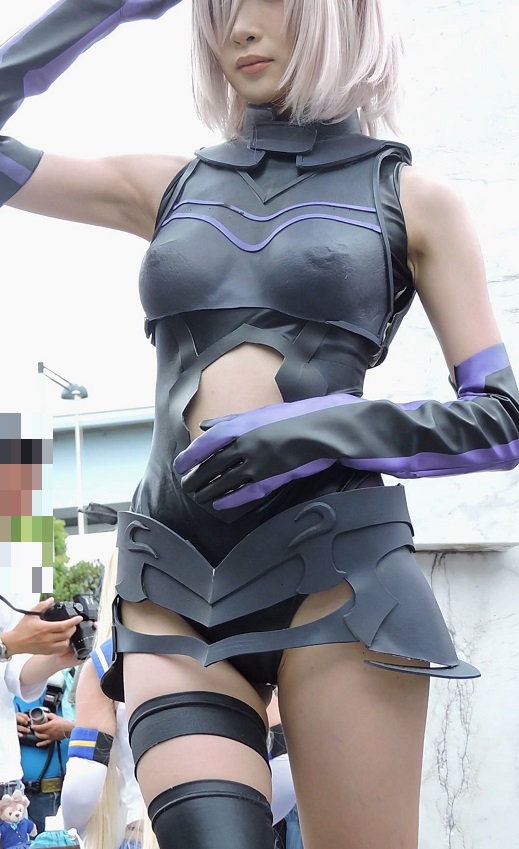 へそが特徴的？ワキ見せ細い腕脚体コスプレ2017夏【動画】イベント編 3830と3839セット販売