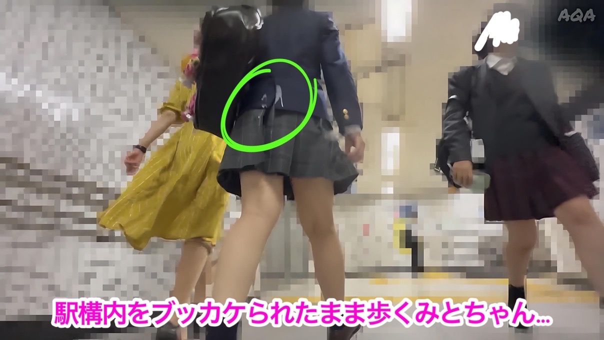 【新キャラ初登場】神風モンローPモロ✖️駅エスカで制服ブッカケ〜全員必見特価〜