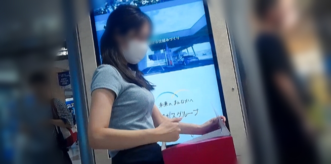 作業中の超絶美人OLが最高過ぎるなど