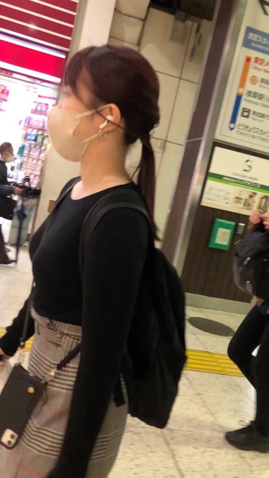 【横からの眺め228】清楚なＪＤは小柄な割に巨乳ちゃん！ gallery photo 4