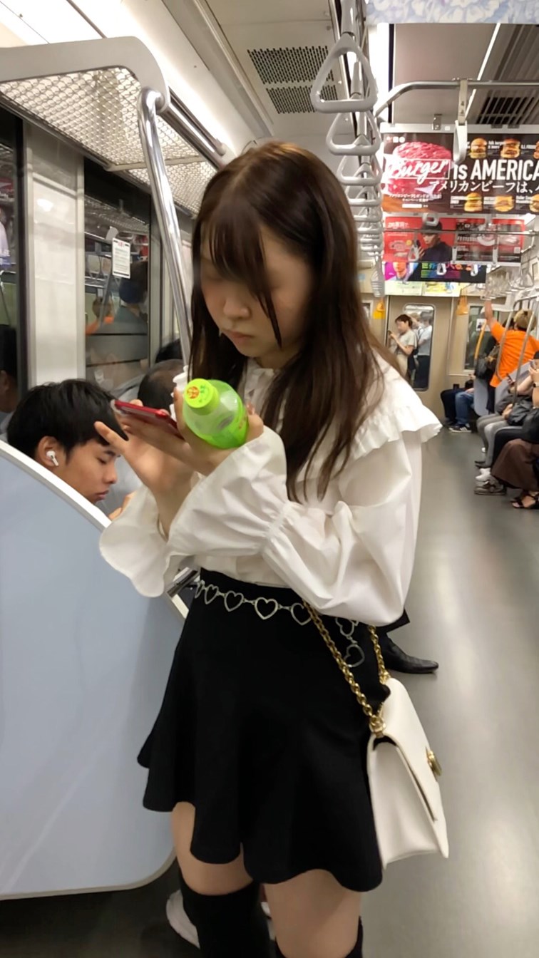 【すぐそこの眺め122_ちっぱいver】可愛らしい私服ＪＫを電車内で観察！