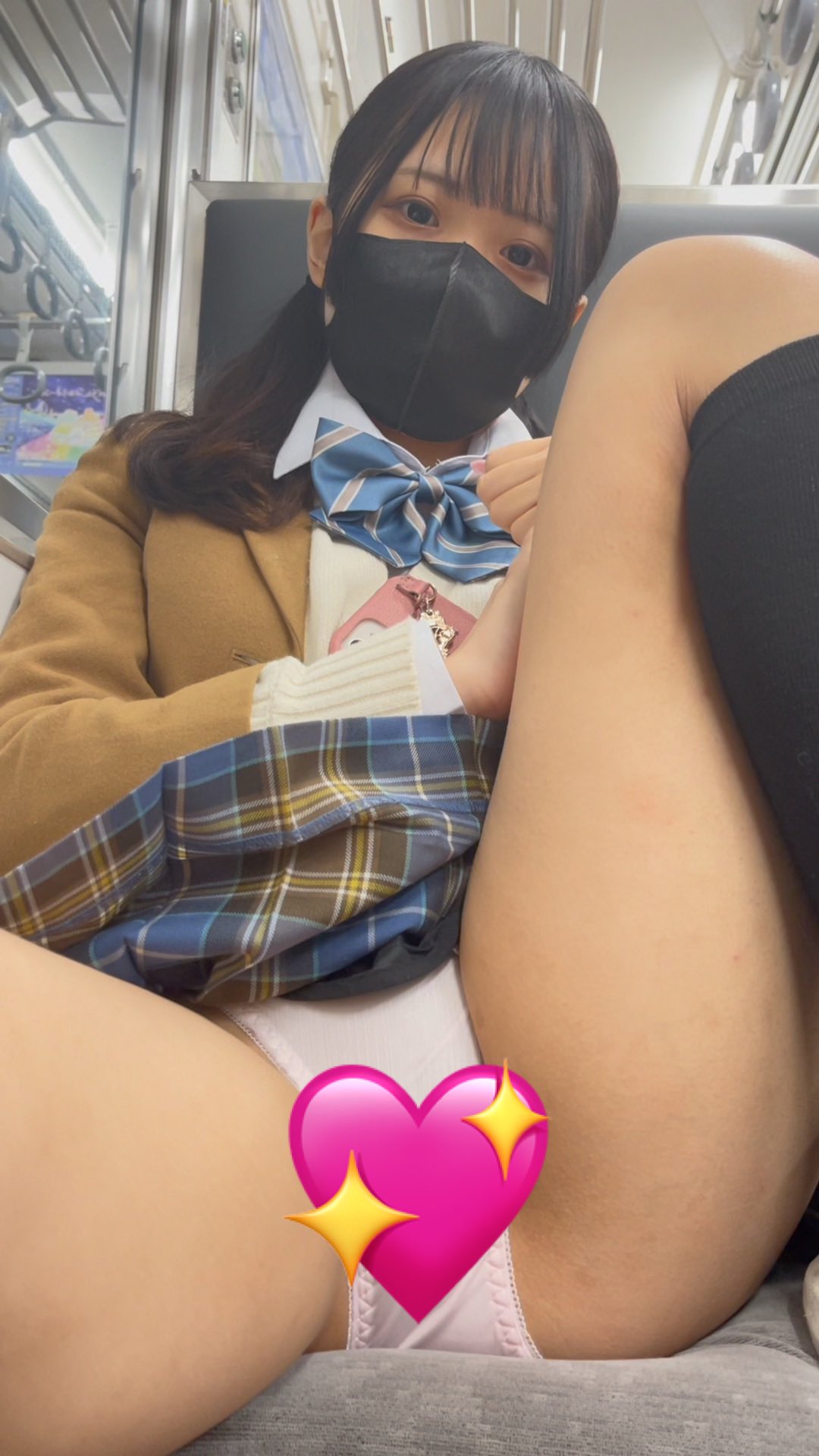 JK盗撮日記64 青チェック○川女子ツインテロリJKを電車対面で盗撮【※撮影バレ・20分以上の完全版】