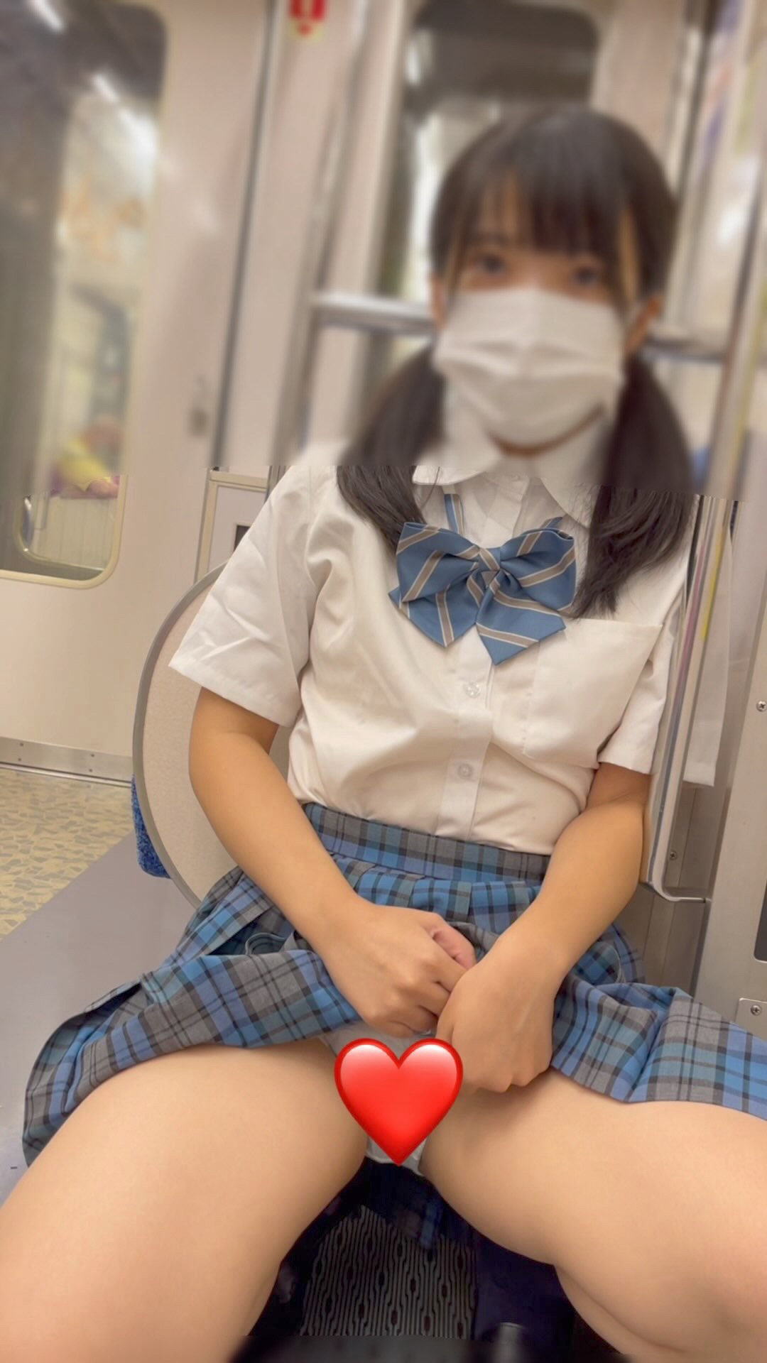 JK盗撮日記96 初登場！！青チェックアイドル風激カワツインテロリロリJKを電車内とトイレ内で盗撮【※完全主観18分超撮影】