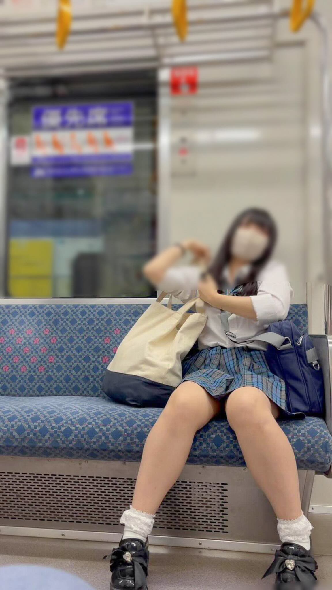 JK盗撮日記235　初登場！！クラスで1番の人気アイドル級JKを電車内で盗撮【※完全主観17分超撮影】