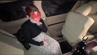 仕事帰りの爆乳ちゃんに声掛け車内に連れ込みハメ撮り大成功ww