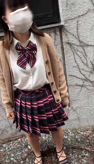 【閲o注意】外でナンパしてその辺の家の裏に連れて行き口内発射するまでしゃぶらせた