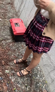 【閲o注意】外でナンパしてその辺の家の裏に連れて行き口内発射するまでしゃぶらせた