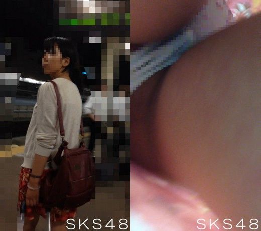 女子大生逆さ撮り　夏休み最後に帰省か旅行へ向かう女子大生のお洒落な白Ｐ ＳＫＳ４８ Pcolle