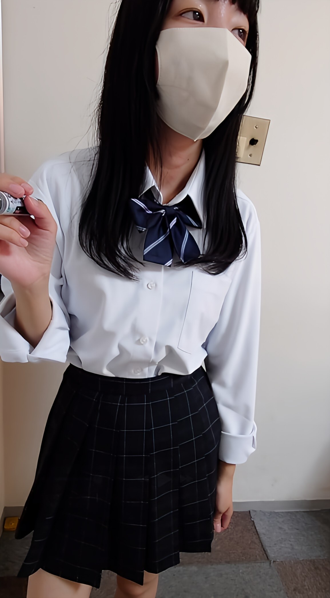 講習部屋でこっそりパンツ撮り放題！おさな顔が可愛いJKちゃんに勉強も大人の世界も教えてあげました