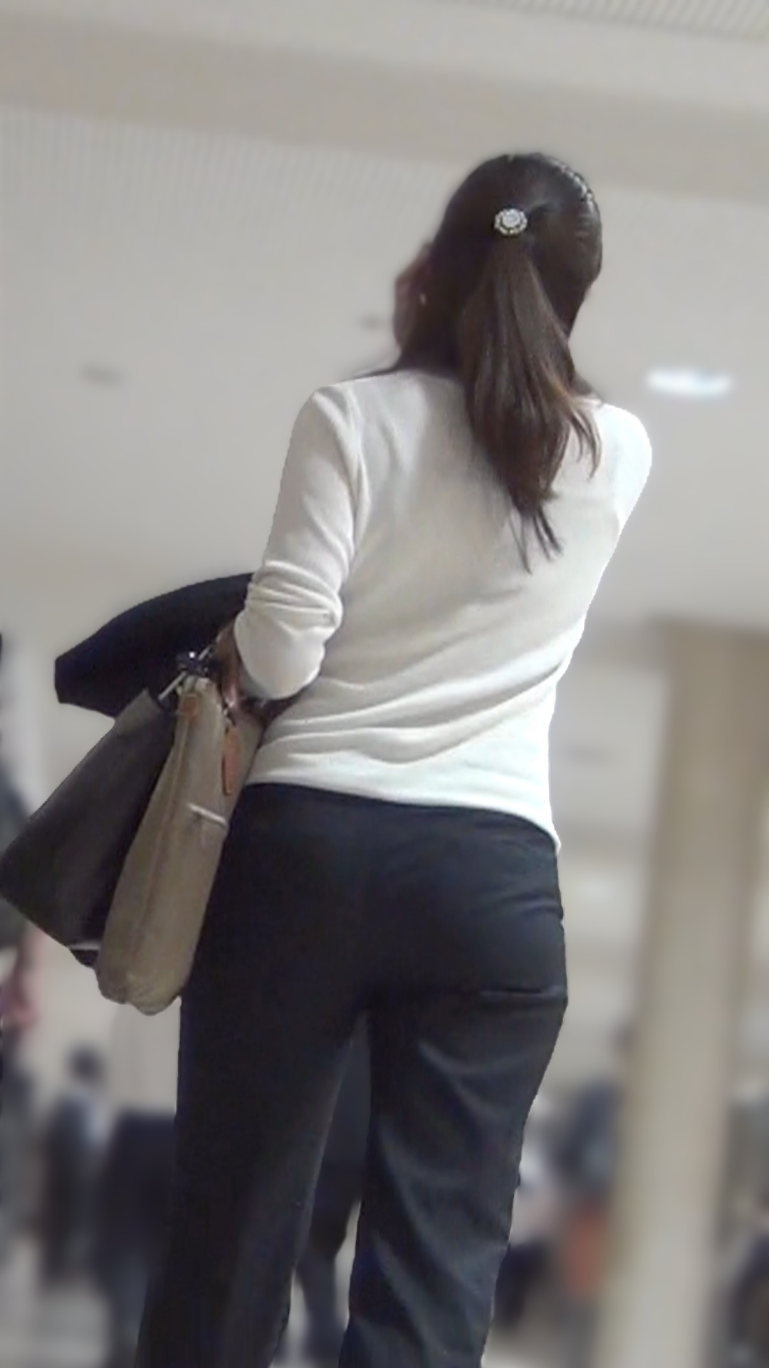 Stm.015 ラインが綺麗な パンツスーツお姉さん