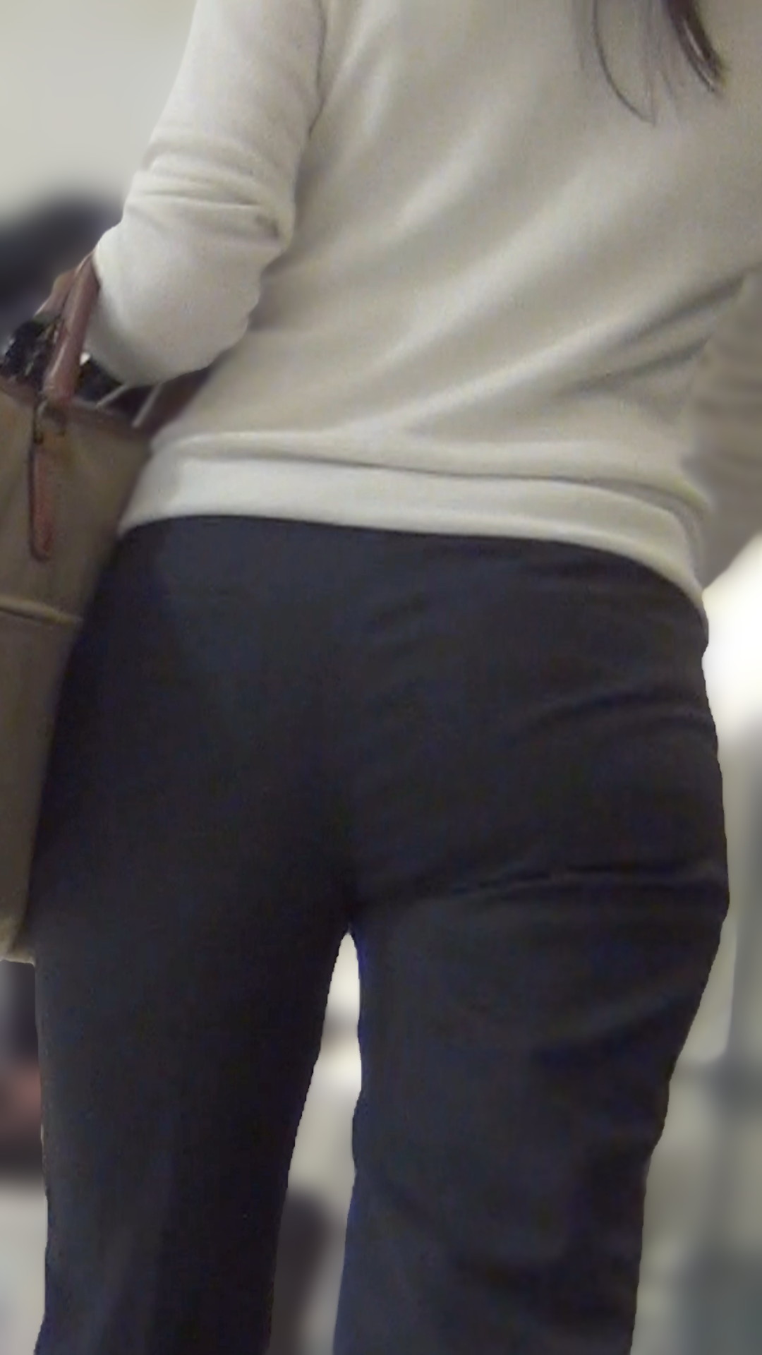 Stm.015 ラインが綺麗な パンツスーツお姉さん