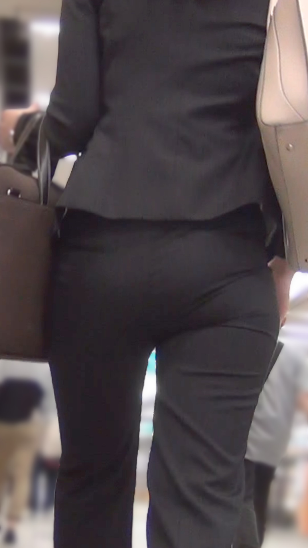 Stm.020 パツパツ パンツスーツお姉さん15