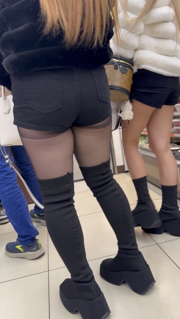 009 黒パンストショーパンギャル