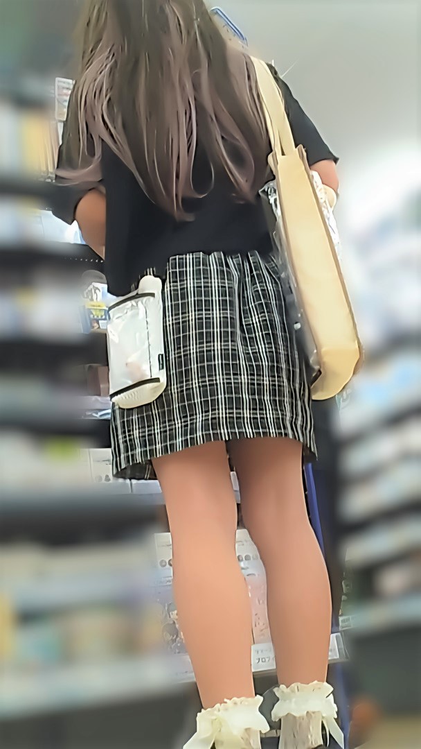 髪を染めてる年頃女子のまさかの超ロリP gallery photo 1