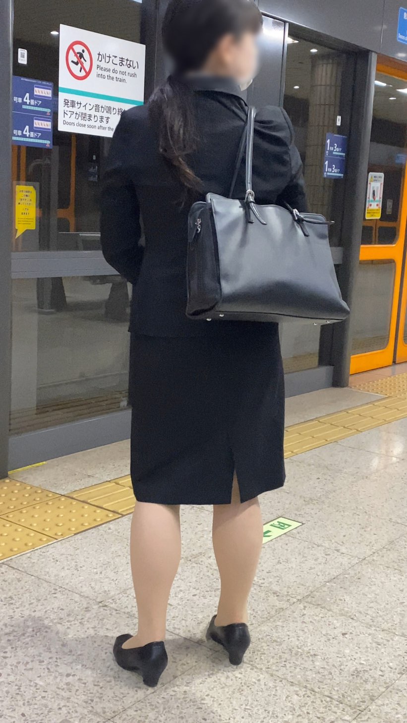 （対面パンチラ）【ヨシノリvol21】大人になった清純女子のスカートの中