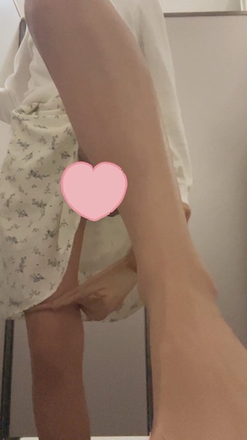 今からパンツを脱いでノーパンで授業してきます♡ gallery photo 5